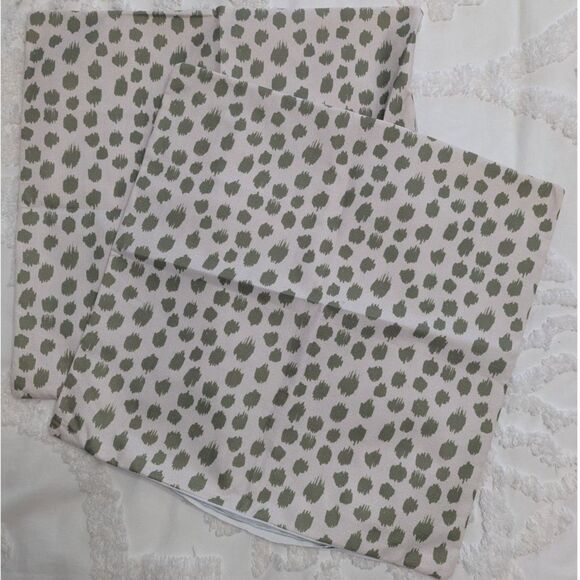 🪷 2pc Sage Green Cream Boho Polka Dot Plush Pillow Covers 18x18 Modern - Picture 2 of 5